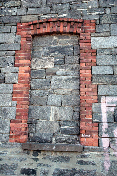 Red_Hook_stone_blocks.jpg