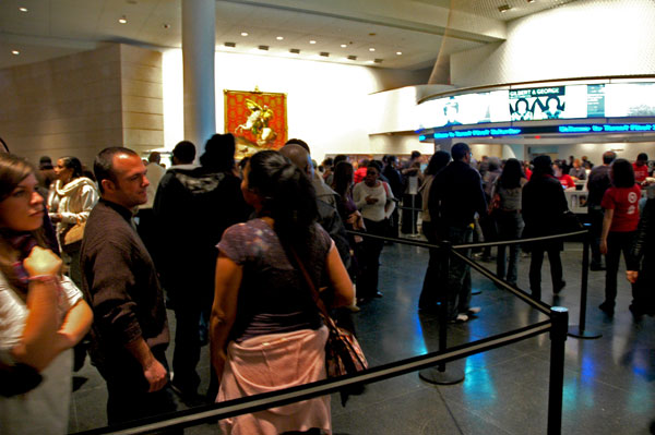 Brooklyn_Museum_crowd.jpg