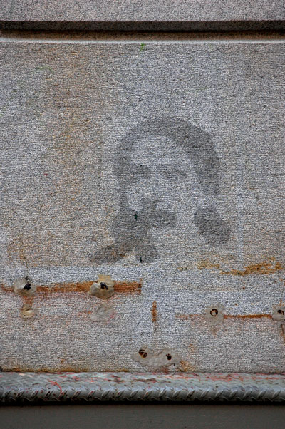 face_on_Wooster_Street.jpg