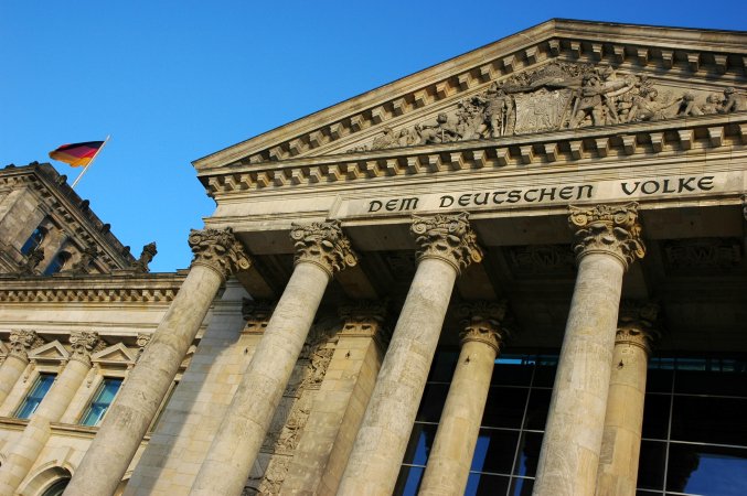 BerlinReichstagVolke.jpg
