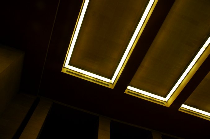 BerlinTempelhofceiling.jpg
