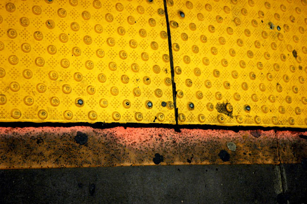 subway_platform_edge.jpg